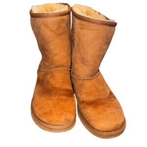 UGG Australia Chestnut Sheepskin Classic Short Boots size 8